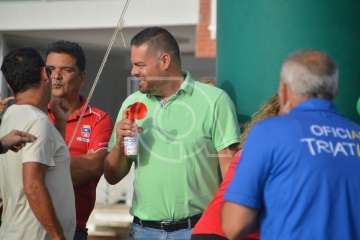 Ricardo Hernández y Raquel Aróstegui ganan con autoridad el XXVII Triatlón de Salinetas (Foto TA)